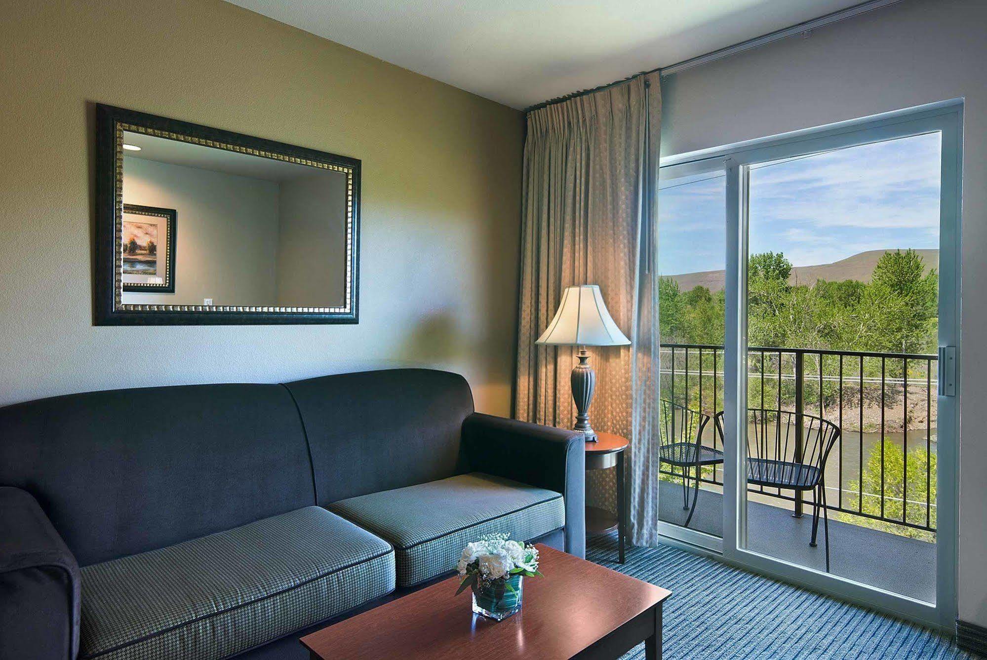 Oxford Suites Yakima Extérieur photo