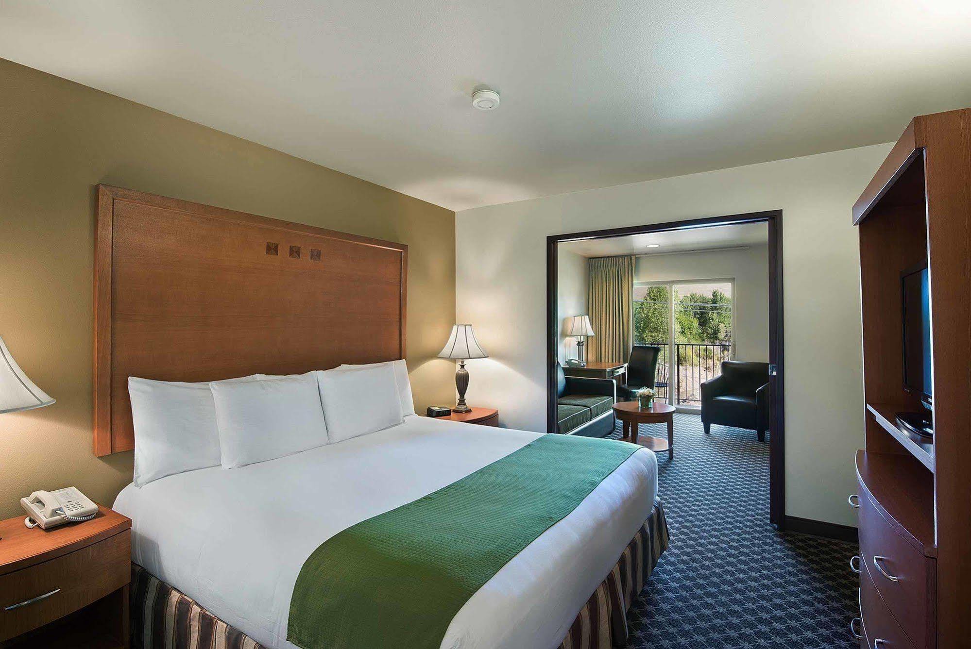 Oxford Suites Yakima Extérieur photo