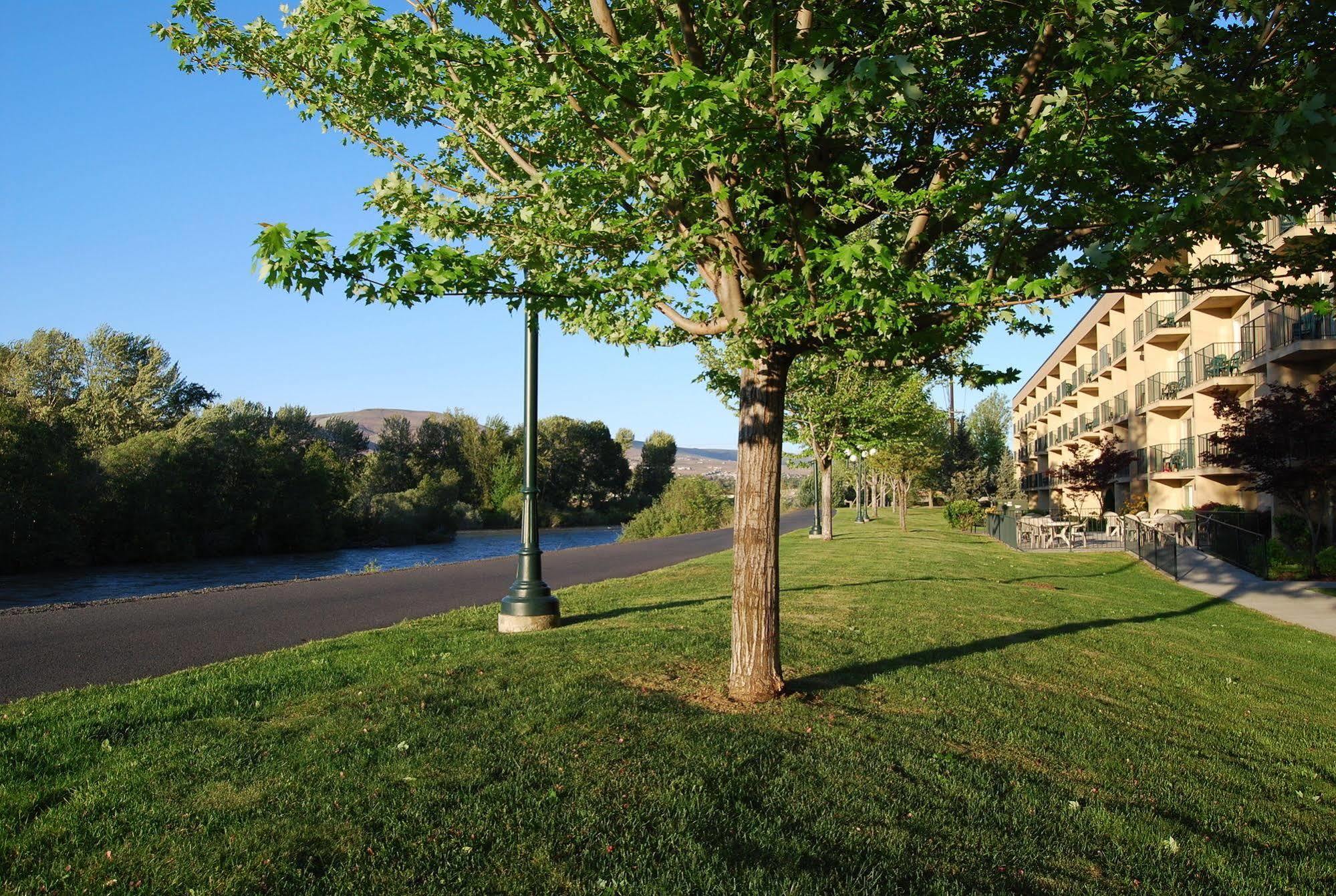 Oxford Suites Yakima Extérieur photo