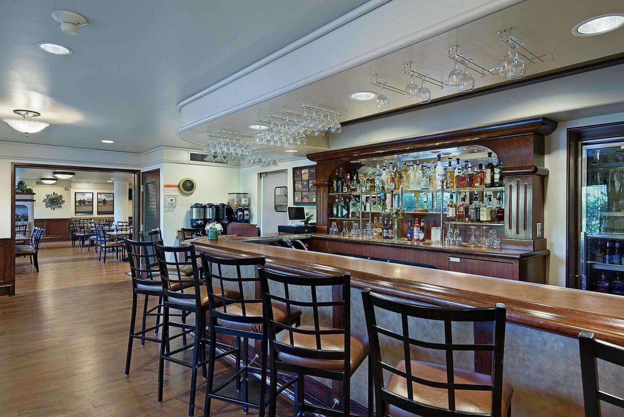 Oxford Suites Yakima Extérieur photo